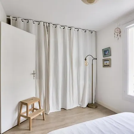 Charming For 4 In The Heart Of Montmartre Paris