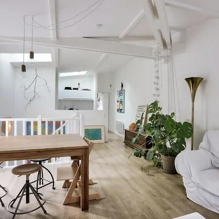 Appartement Charming For 4 In The Heart Of Montmartre